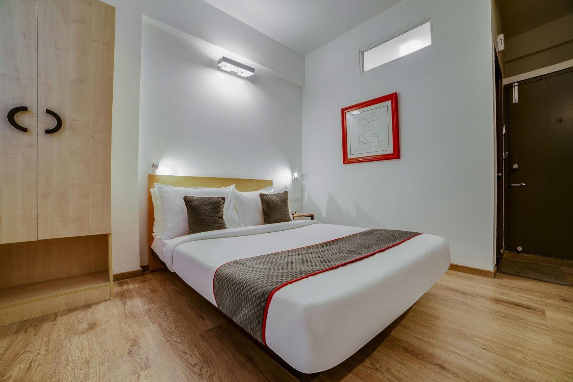 Townhouse Sarvar Hospitality Near Ascendas Park Square Mall Bangalore Ngoại thất bức ảnh