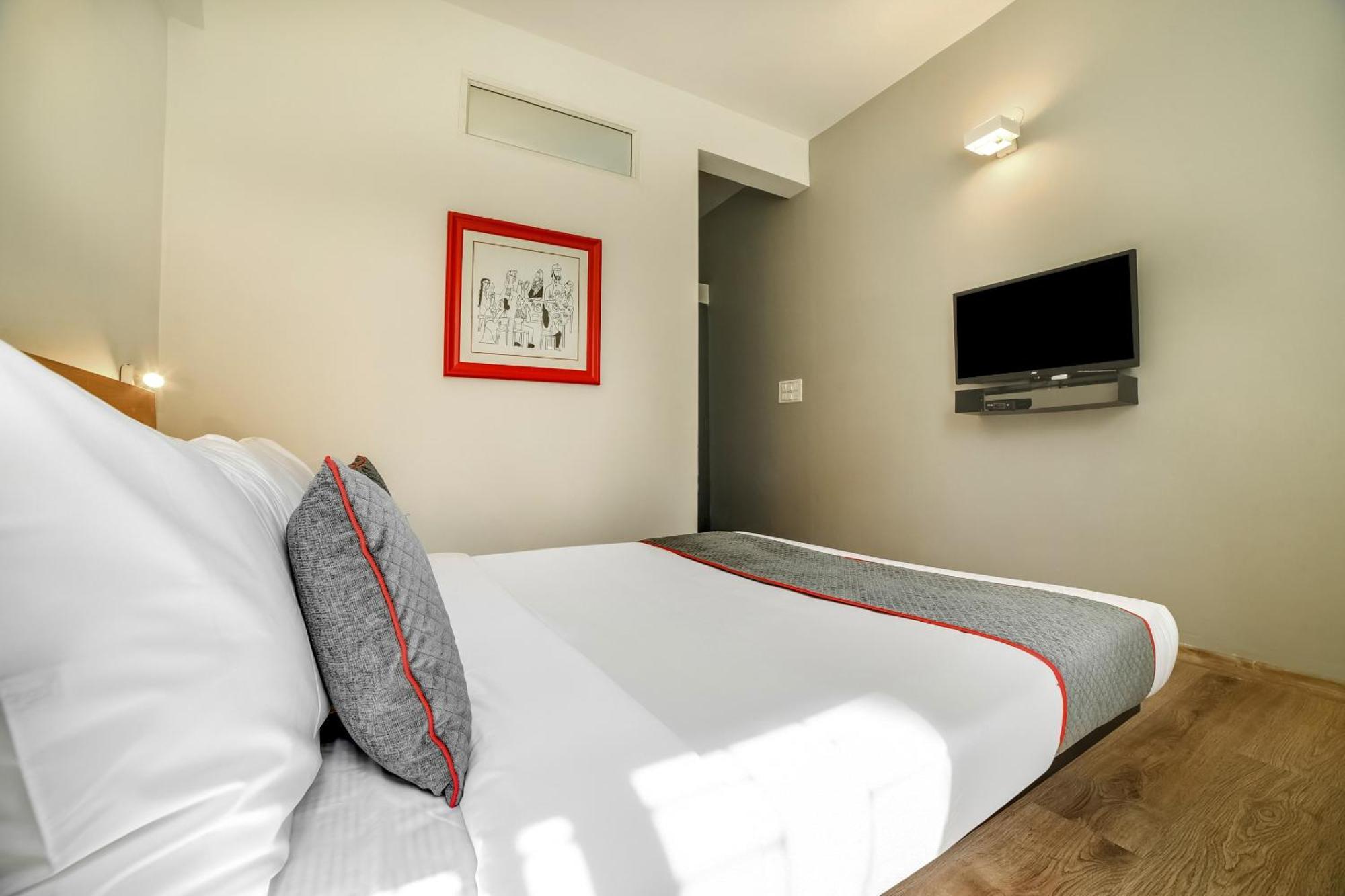 Townhouse Sarvar Hospitality Near Ascendas Park Square Mall Bangalore Ngoại thất bức ảnh