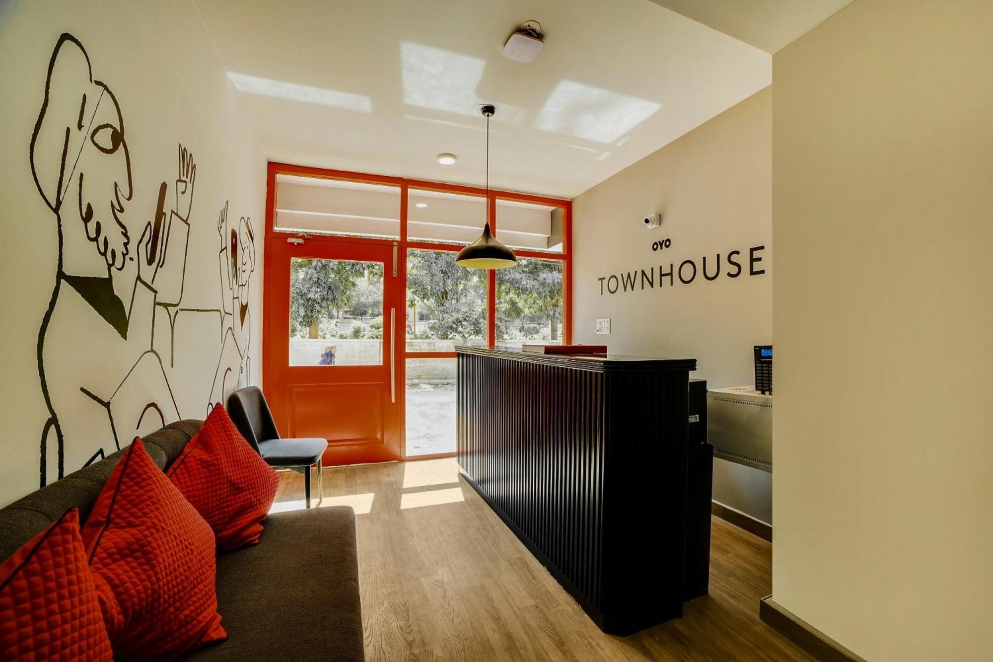 Townhouse Sarvar Hospitality Near Ascendas Park Square Mall Bangalore Ngoại thất bức ảnh